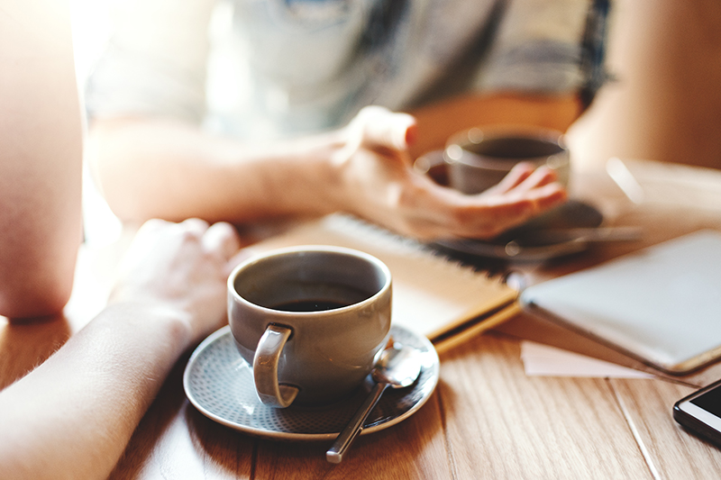 <h3>Wo höchster Genuss geliefert wird</h3> kaffee_hoffmannbringts_tassen
